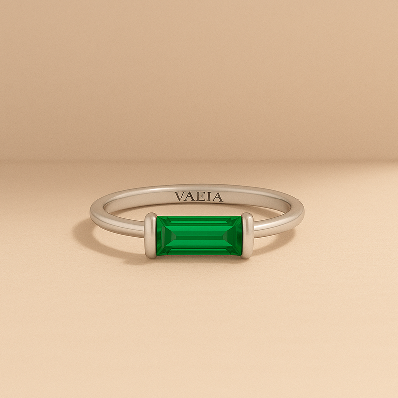 Emerald white ring 